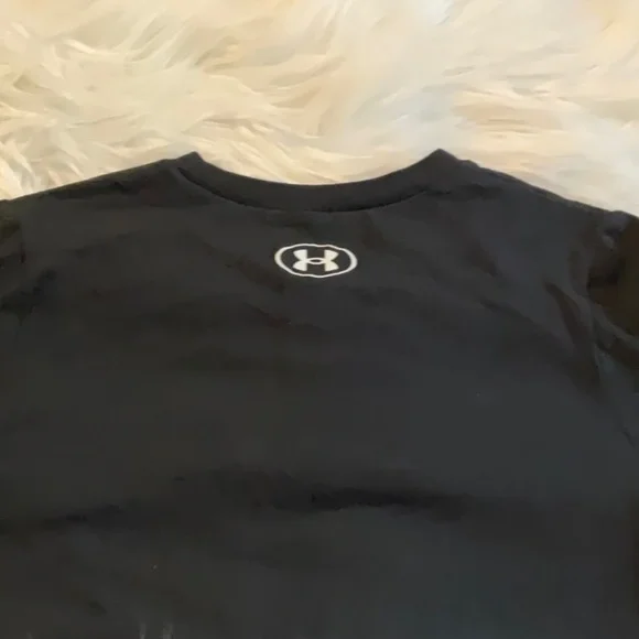 Under Armour Black Short Sleeve Tee Casual Wear - Picture 3 of 3